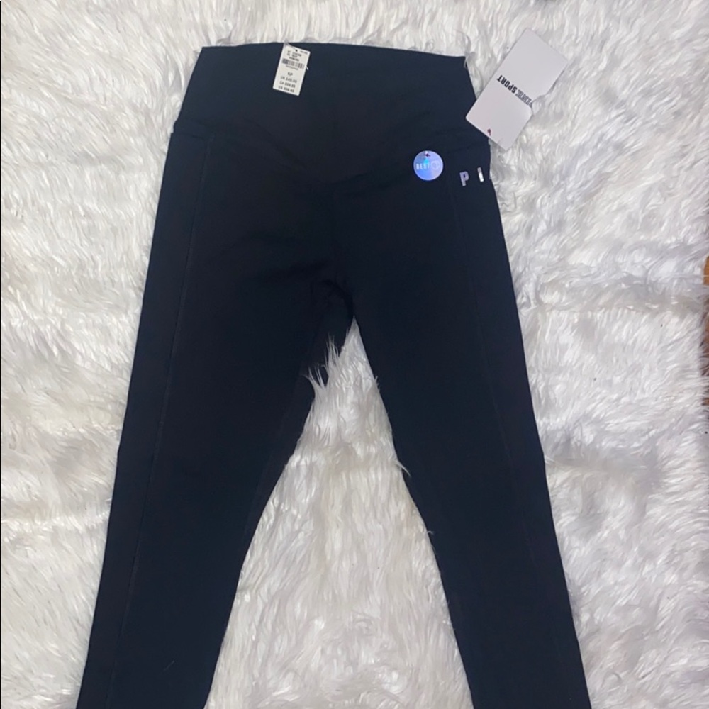 Pink ultimate 7/8” ankle leggings